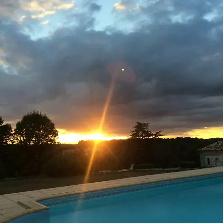 לינה וארוחת בוקר Chateau Charbontiere *
