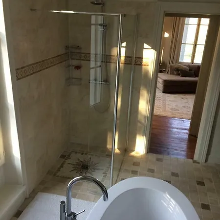לינה וארוחת בוקר Chateau Charbontiere *