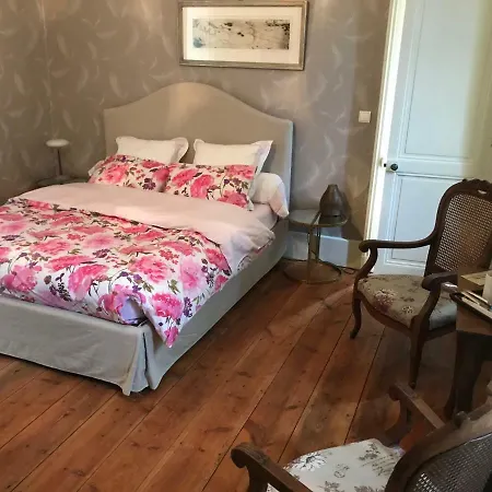 לינה וארוחת בוקר Chateau Charbontiere Sers (Charente)